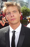 Profile Picture of Hunter Parrishon Wikipedia