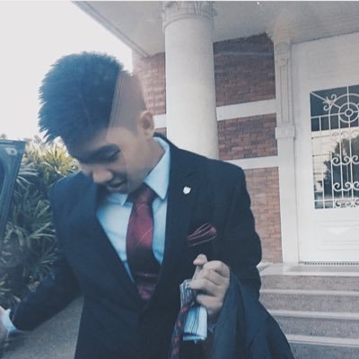 Profile Picture of Robert Suarez (@RobeySuarez) on Twitter