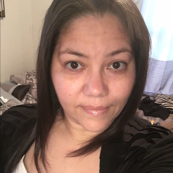 Profile Picture of Norma Alamo (@flan7rico) on Poshmark