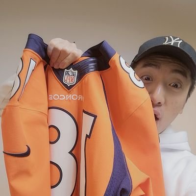 Profile Picture of Robert Hu (@Robert06028286) on Twitter