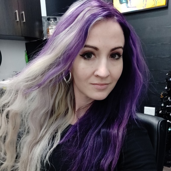 Profile Picture of Dana Dautel (@xocheerchik12ox) on Poshmark