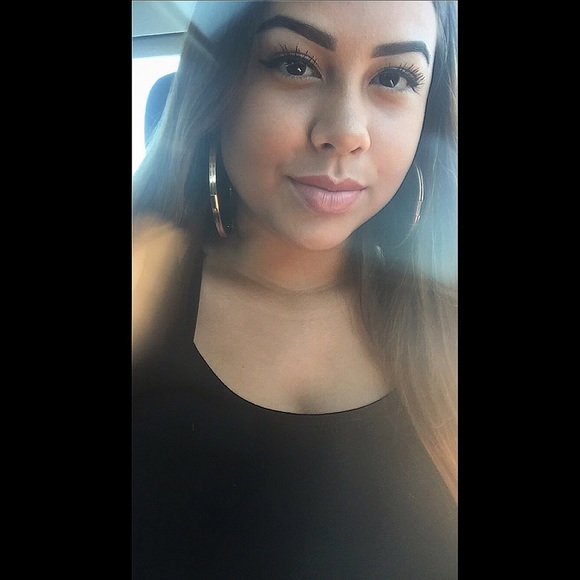 Profile Picture of Persia sara Mozaffari (@55pm55) on Poshmark