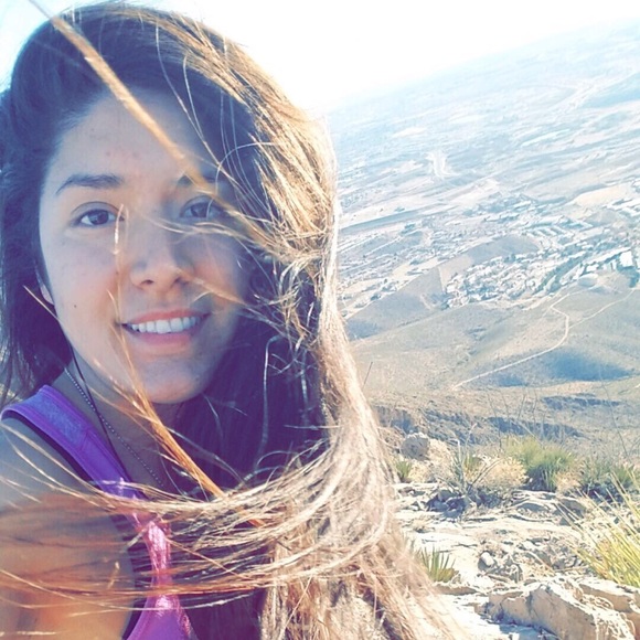 Profile Picture of Lorane Rendon (@raneyrendon) on Poshmark