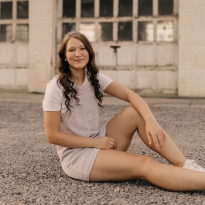 Profile Photo of Elizabeth Hammer (@LizHammer02) on Twitter