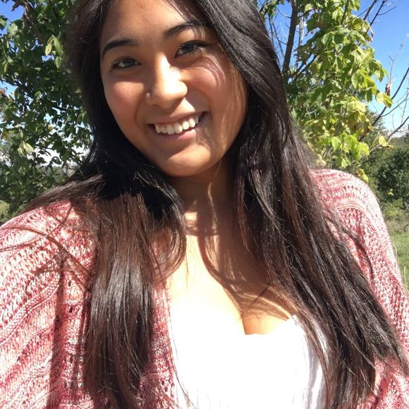 Profile Picture of Erika Kekahuna (@ejkekahuna) on Poshmark