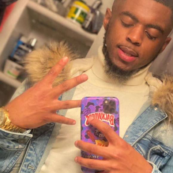 Profile Picture of Daniel Dawson (@ddawson414) on Poshmark