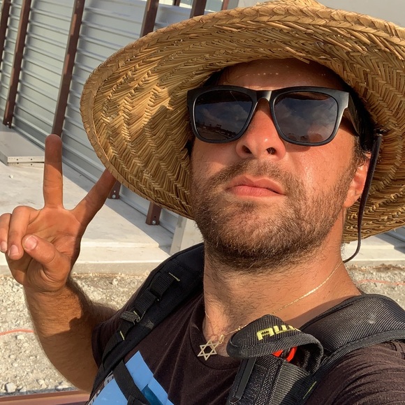 Profile Picture of Kevin Pereira (@kevinpereira237) on Poshmark