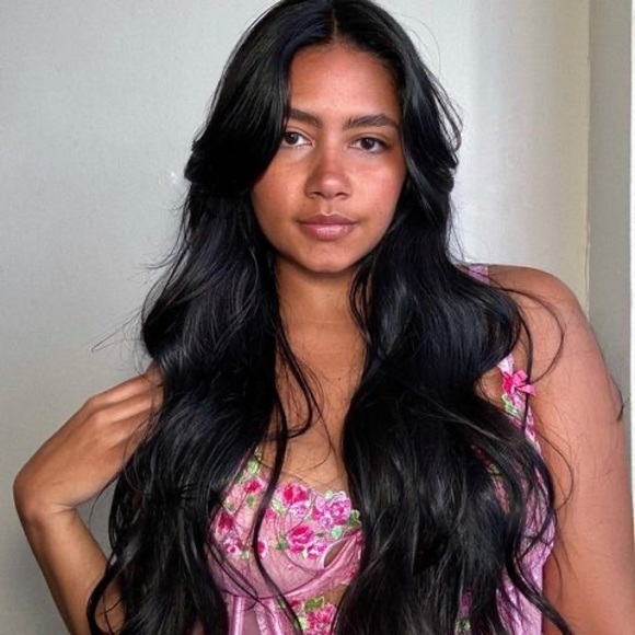 Profile Picture of Neysha Warnken (@neyshawarnken) on Poshmark