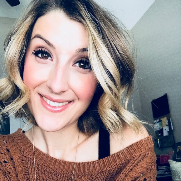 Profile Picture of Cierra Grimaudo (@cgrimaudo) on Poshmark
