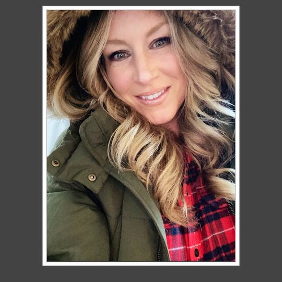 Jodi Barraclough - Poshmark Profile Picture of Jodi Barraclough (@artready) on Poshmark