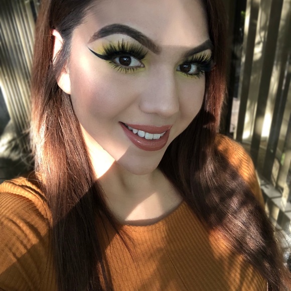 Profile Picture of Cesia Hernandez (@cesiaguevara) on Poshmark