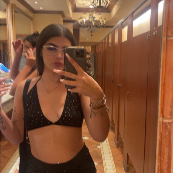 Profile Picture of Karlee Cresap (@karleecresap) on Poshmark