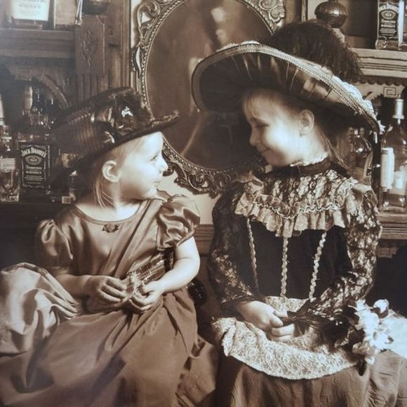 Alex Behrens - Poshmark Profile Picture of Alex Behrens (@allie_cat66) on Poshmark