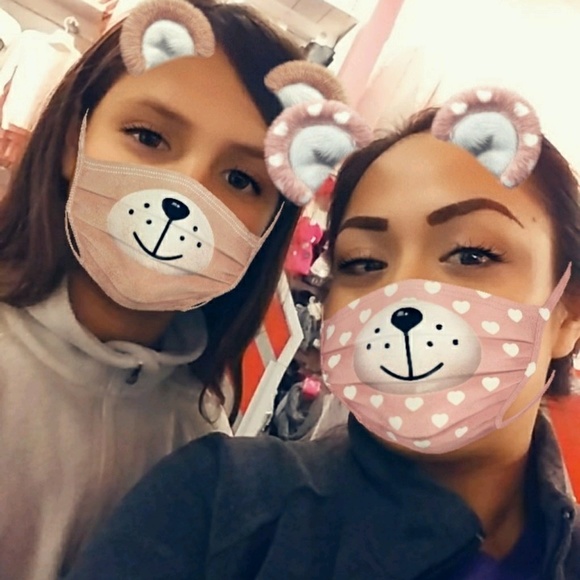 Profile Picture of Lila Espinoza (@lilagee7) on Poshmark