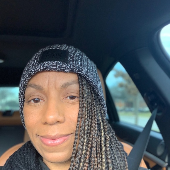 Profile Picture of Mitzi Wright (@bopea96) on Poshmark