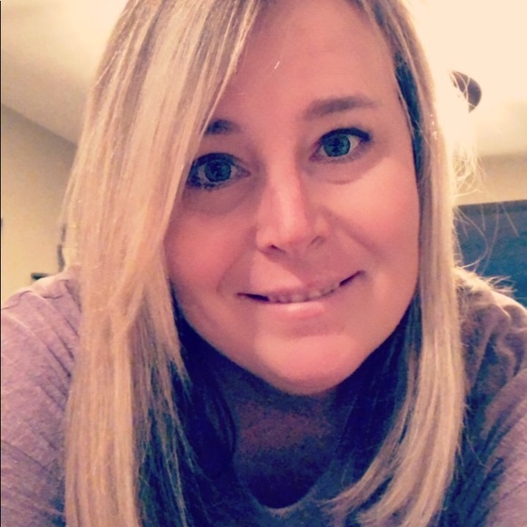 Profile Picture of Meredith Figler (@mfigler123) on Poshmark