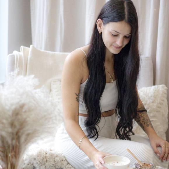 Profile Picture of Chloé Lamoureux (@clamoureux08) on Poshmark