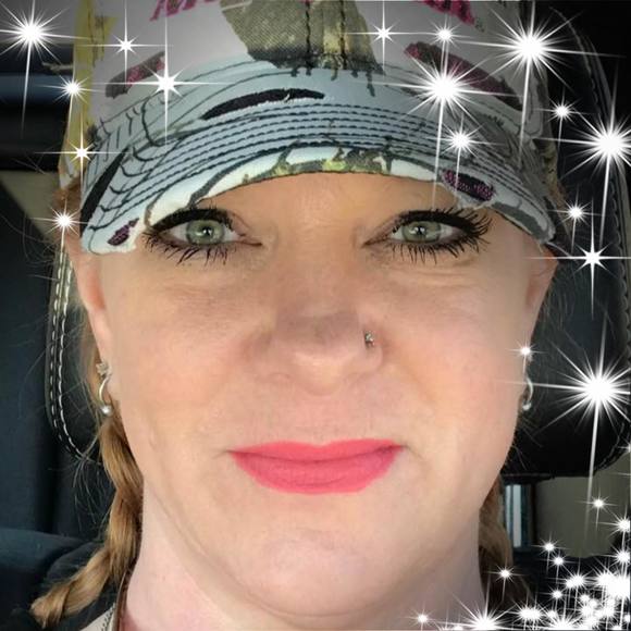 Profile Picture of Dani Willis (@daniwillis92) on Poshmark