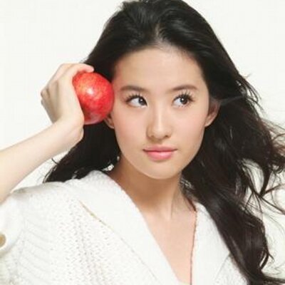 Profile Picture of Crystal Liu (@Yifei8) on Twitter