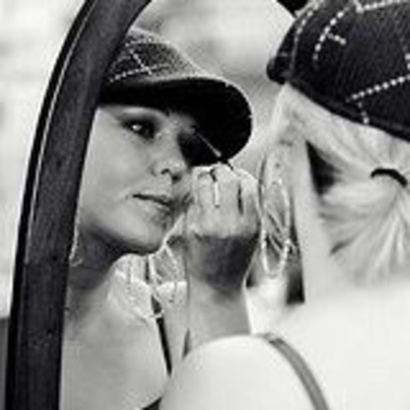 Profile Picture of Annie Moretti (@anniemoretti) on Poshmark