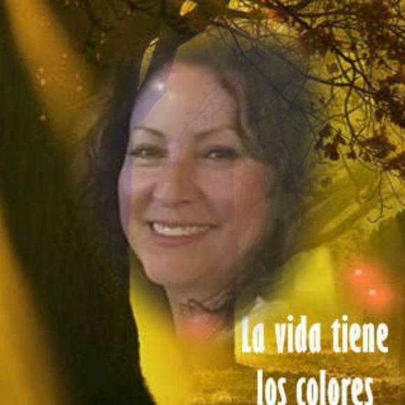 Profile Picture of Luz Ocampo (@luzmariaocampo) on Poshmark