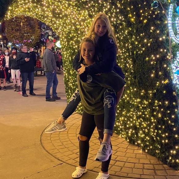 Profile Picture of Alexis Hairel (@alexishairel) on Poshmark