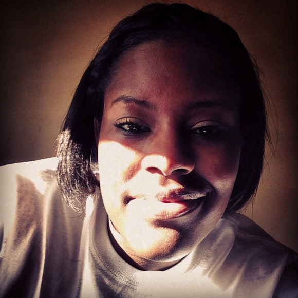 Profile Picture of Dasmine Myles (@00389219) on Poshmark