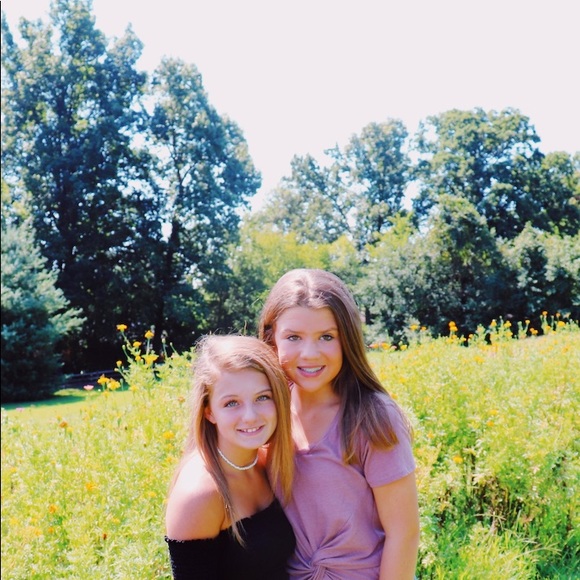 Profile Picture of Zoe Wilkinson (@zoewilk1108) on Poshmark