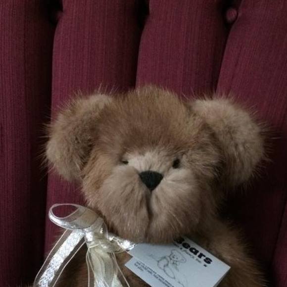 Profile Picture of Kerry Steinmiller (@frednkerry) on Poshmark