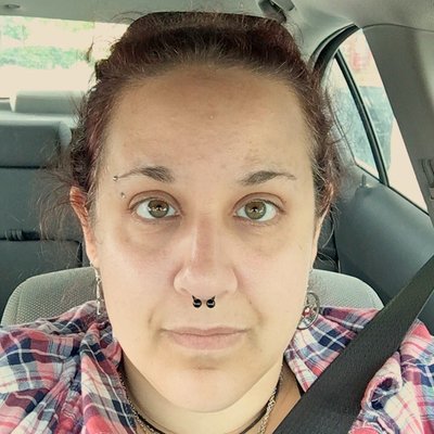 Profile Picture of Dianna Andrews (@EmeraldRosefame) on Twitter