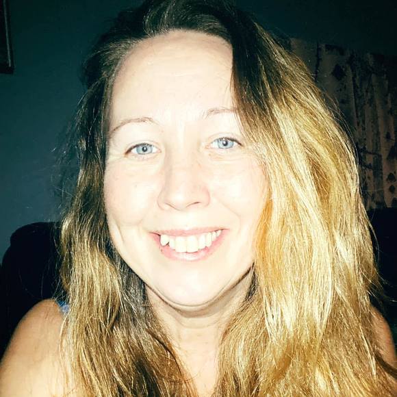 Profile Picture of Jennifer Dosil (@jendosil_rn) on Poshmark