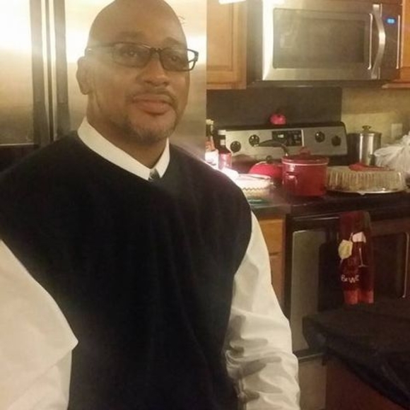 Profile Picture of Matthew Hood (@matthewdhood72) on Poshmark