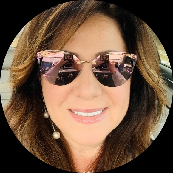 Profile Picture of Luba Petryk (@lioubov) on Poshmark