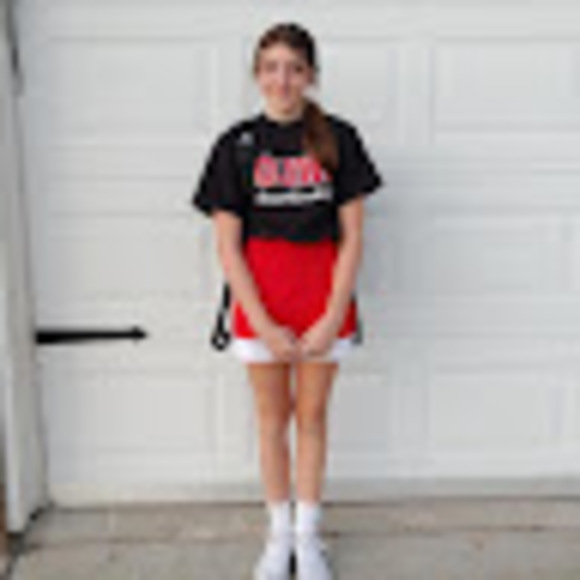 Profile Picture of Caylee Dovidio2027 (@cdovidio2027) on Poshmark