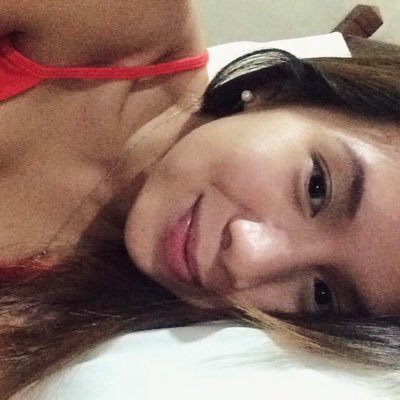 Profile Picture of Alexa Denise (@alexatarrosa) on Twitter