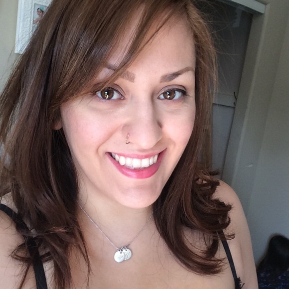 Profile Picture of Yesenia Lopez (@yesenialopez22) on Poshmark