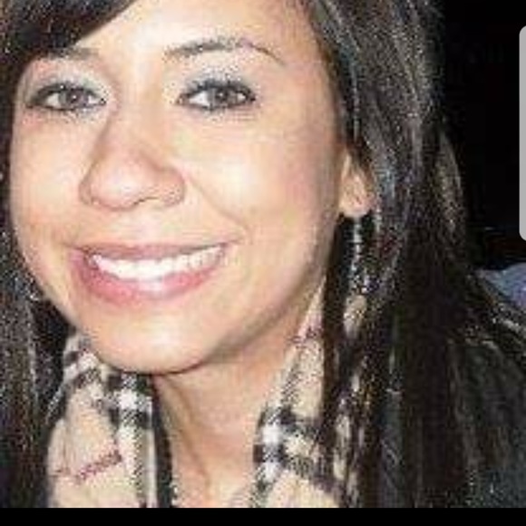 Profile Picture of Jasmine Solis (@jmsolis117) on Poshmark