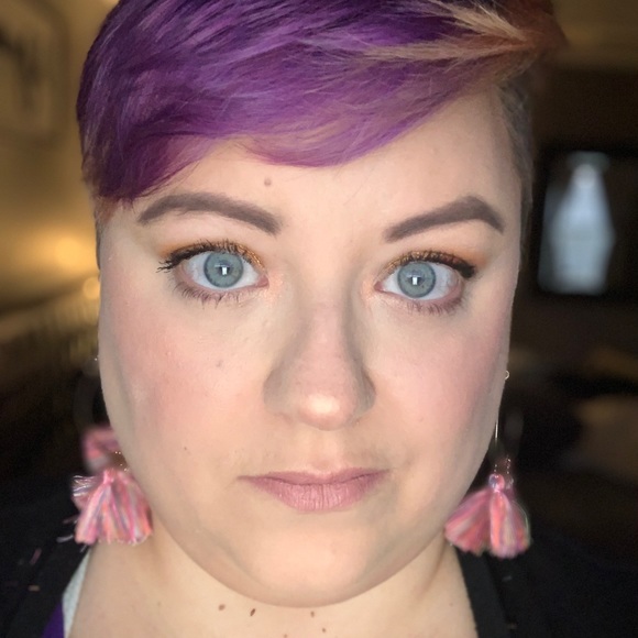 Profile Picture of Ashley Harvell (@ashley_harvell) on Poshmark