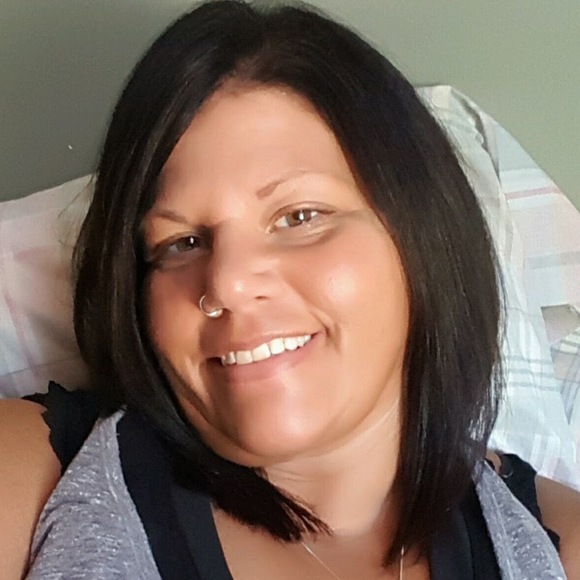 Profile Picture of Mandy Simon (@elesun69) on Poshmark