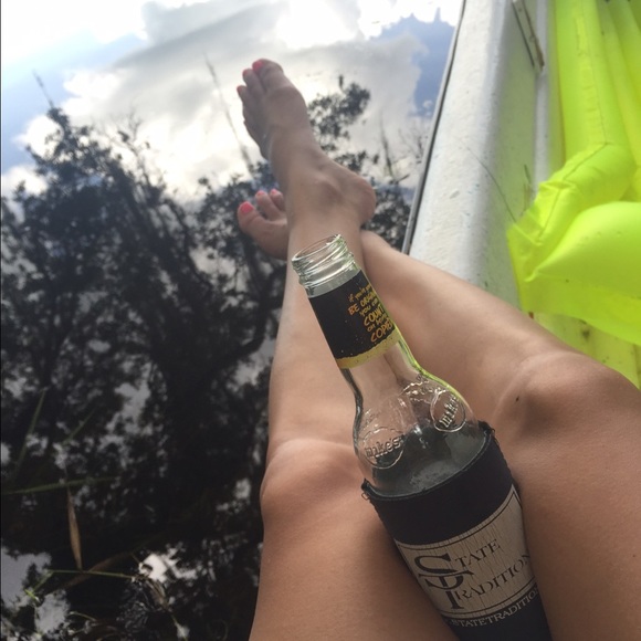 Profile Picture of Nicolette Wunderly (@nwunderly) on Poshmark