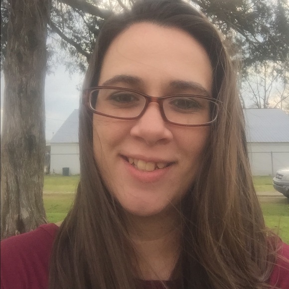 Profile Picture of Amanda Mathews (@astark01) on Poshmark