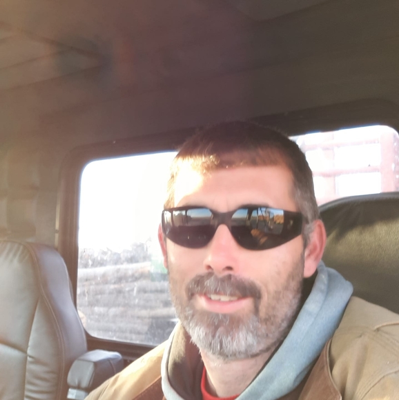 Profile Picture of Adam Daniels (@adam_daniels) on Poshmark