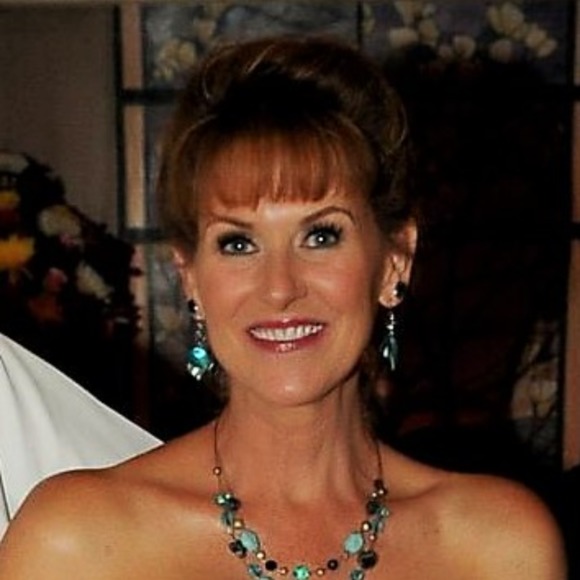 Anna Shwabe - Poshmark Profile Picture of Anna Shwabe (@annashwabe) on Poshmark