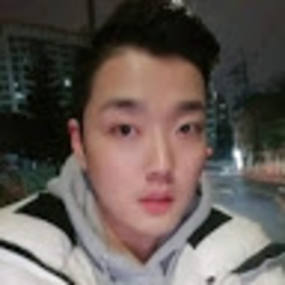 Profile Picture of Donovan R (@kcs340) on Poshmark