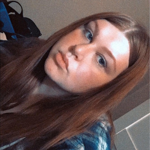 Profile Picture of Alex Kerr (@izzak71) on Poshmark