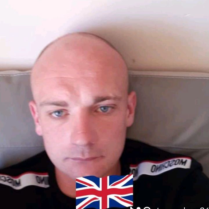 Profile Picture of genn (@stevenglenn268) on Tiktok