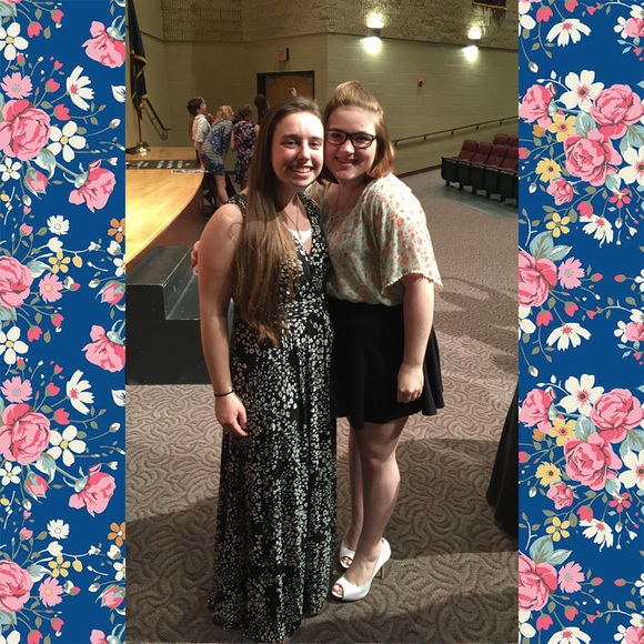 Profile Picture of Zoey Lomison (@_dramallama_) on Poshmark