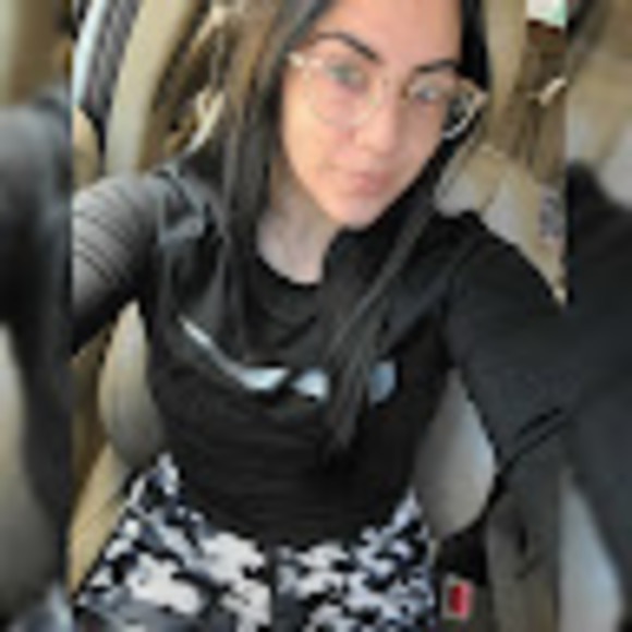 Profile Picture of Mary Aldarondo (@maryaldarondo89) on Poshmark