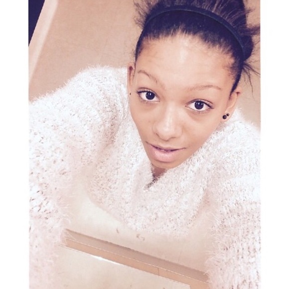 Profile Picture of Anna Lemert (@annabanana66) on Poshmark