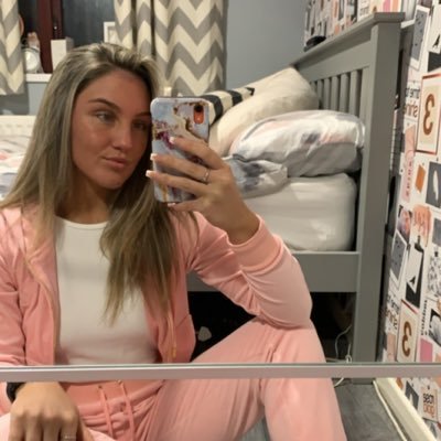 Profile Picture of Aimee Simpson (@AimeeSim04) on Twitter